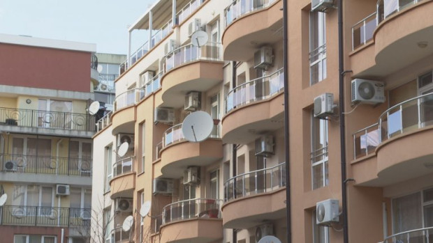 Пазарът на имоти в България продължава да върви надолу и в началото