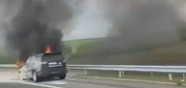 Автомобил на Гранична полиция се запали на автомагистрала Тракия предава