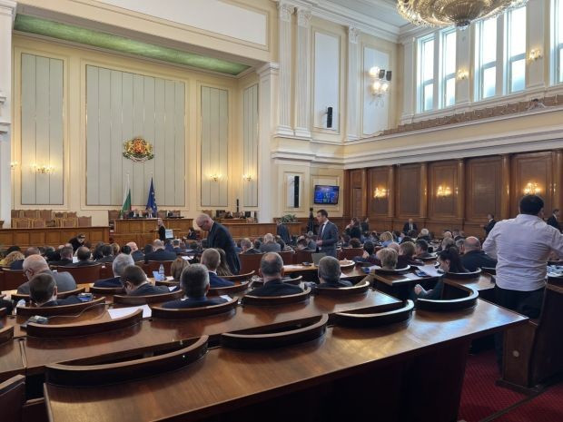 Депутатите започват второто заседание за седмицата с изслушване на изпълнителният
